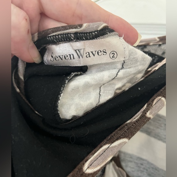 Seven Waves (2) M Two Piece Funky Layering Tanks - Picture 8 of 13